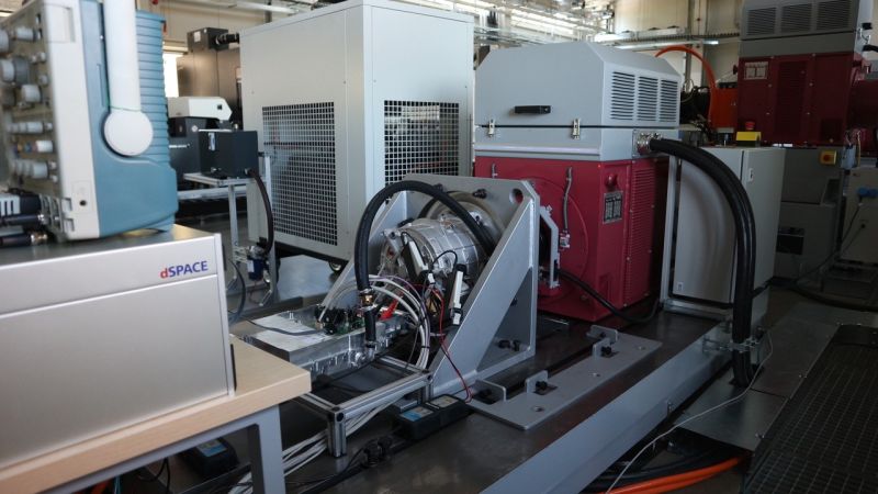 Motor-inverter testbench ready for experiments!